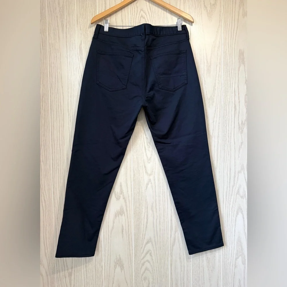 BANANA REPUBLIC Travel Pants Men's Size 32x30 True Navy Blue NWT